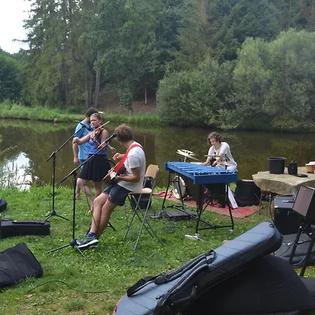 Slavonice Modletice S řekou A Rybníky Pro Rodiny Pisecne